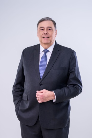 Lionel Miguel Senior Hoepelman